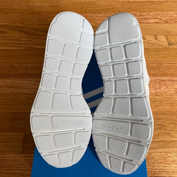 Adidas Swift Run White Women’s Shoes - Picture 6 of 7